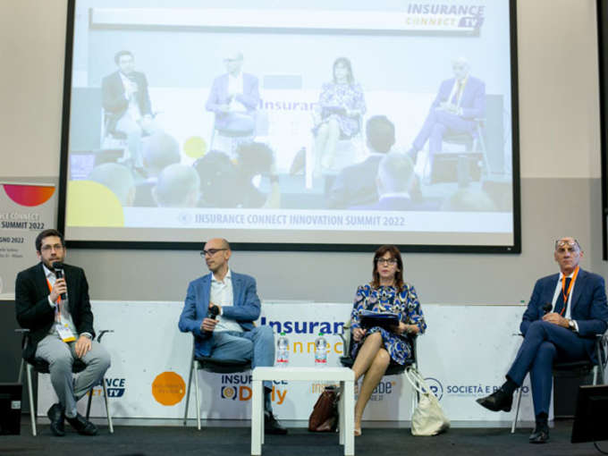 OPEN E CONNECTED INSURANCE: COME CAMBIANO I MODELLI DI SERVIZIO