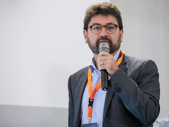 DIFENDERSI DALL’OMOLOGAZIONE DELL’AI