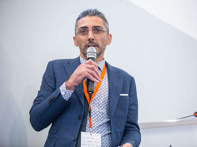 UN DIALOGO FRA PIATTAFORME