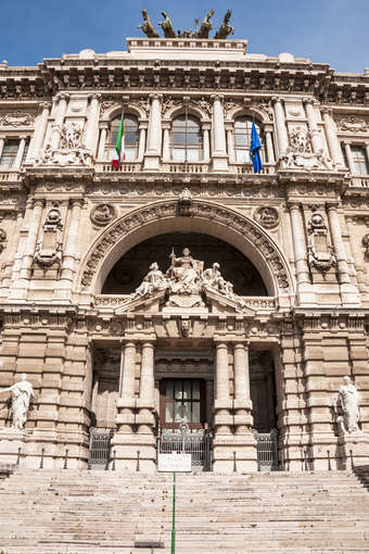 IL DIFFICILE INQUADRAMENTO DELLE UNIT-LINKED 