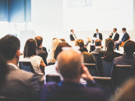 LA FORMAZIONE PROFESSIONALE COME SPAZIO DI CONFRONTO E CRESCITA